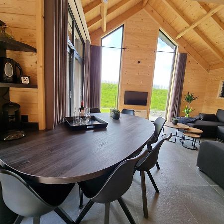 Chalet aan de Oosterschelde met Airconditioning! Sint-Annaland Buitenkant foto