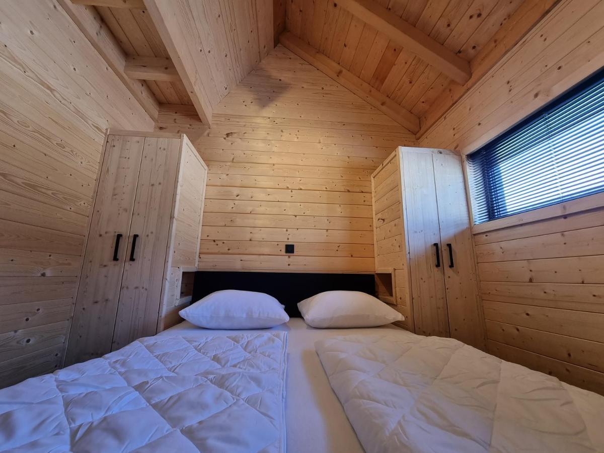 Chalet aan de Oosterschelde met Airconditioning! Sint-Annaland Buitenkant foto